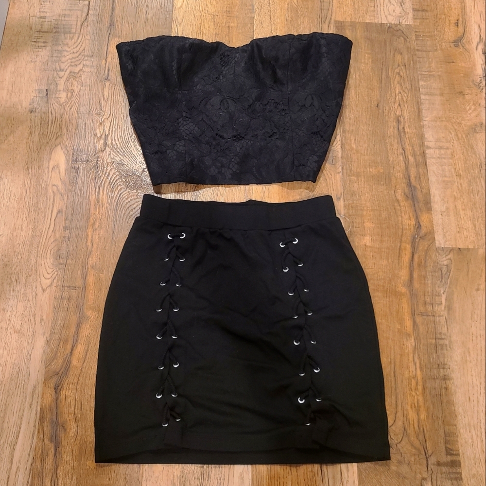 2pc trendy baddie outfit strappy skirt and corset top with lace detail